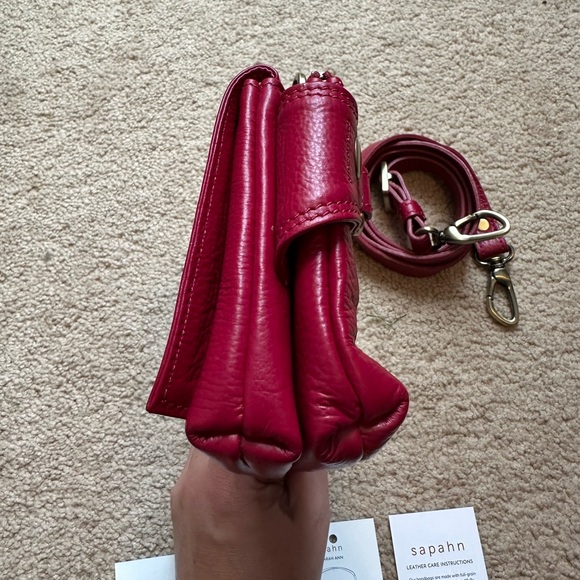 Sapahn - Sarah Ann Crossbody Belt Bag - Picture 3 of 11